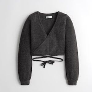 HOLLISTER MULTI-WAY EYELASH WRAP TOP DARK GREY